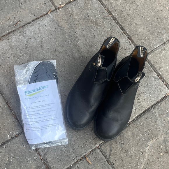 Blundstone classic Chelsea black-on-black boots with pack of NEW inner soles - Picture 6 of 11